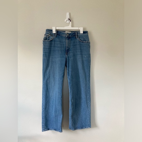 Abercrombie & Fitch Denim - Abercrombie & Fitch Curve Love 90's Relaxed High Rise Jeans (31/12s)